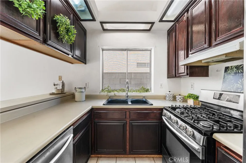 3112 Myrtle Rosamond, CA 93560