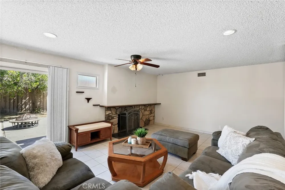5753 Eunice Simi Valley, CA 93063