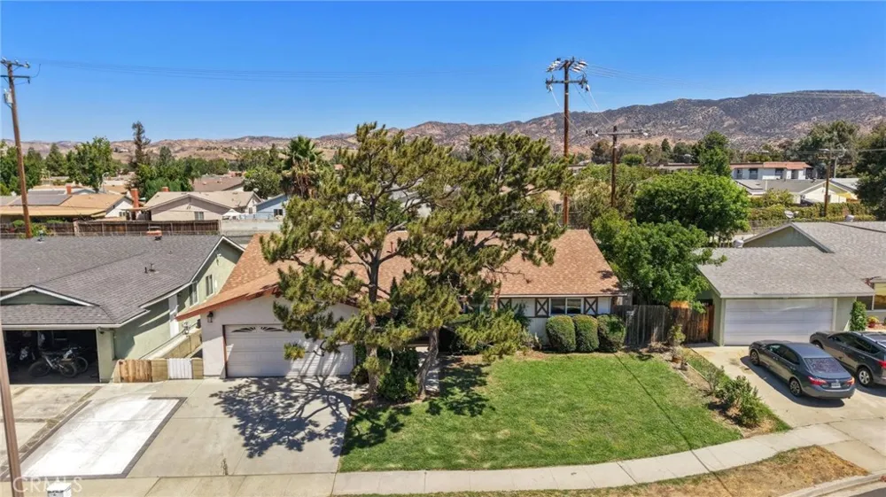 5753 Eunice Simi Valley, CA 93063