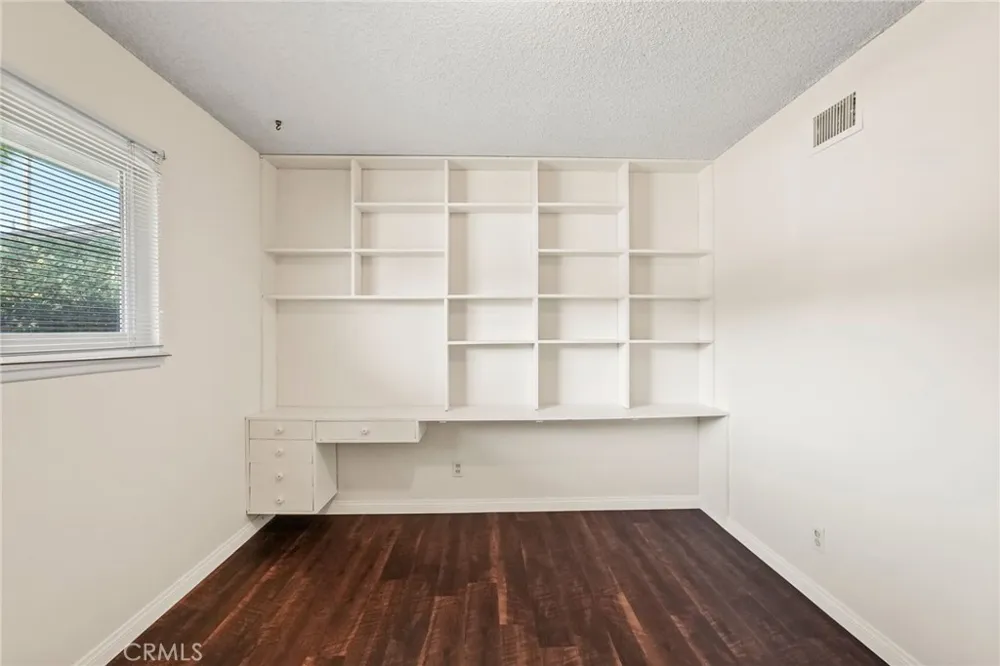 5753 Eunice Simi Valley, CA 93063