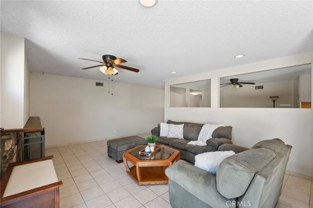5753 Eunice Simi Valley, CA 93063