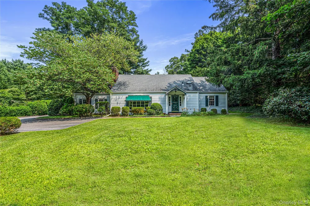 84 Bayville Road Locust Valley, NY 11560