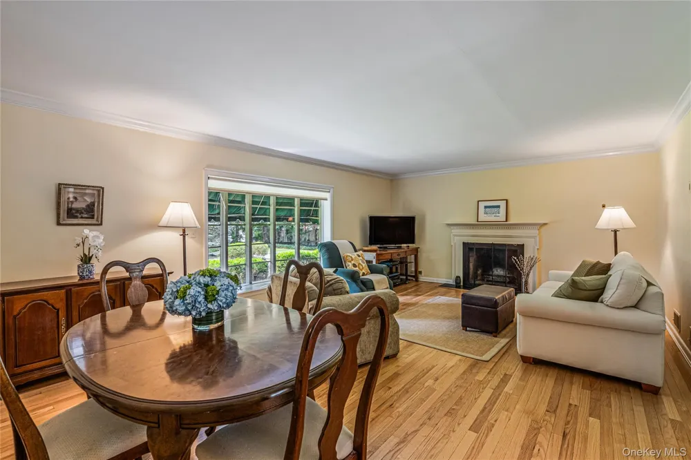 84 Bayville Road Locust Valley, NY 11560