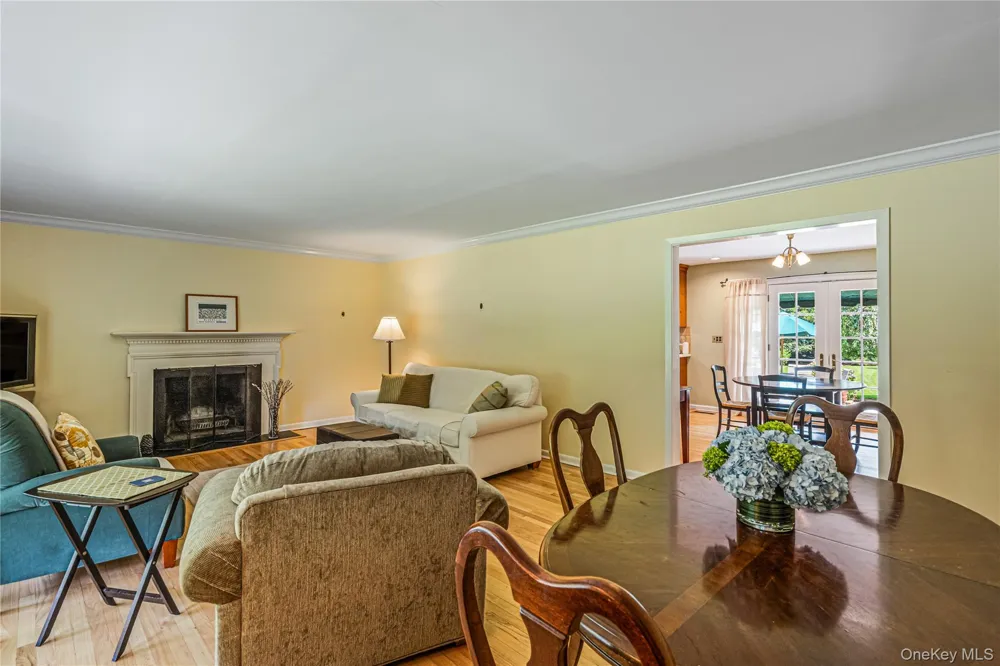 84 Bayville Road Locust Valley, NY 11560
