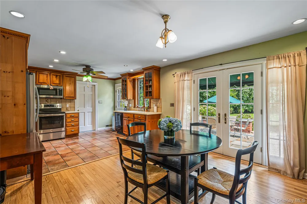 84 Bayville Road Locust Valley, NY 11560