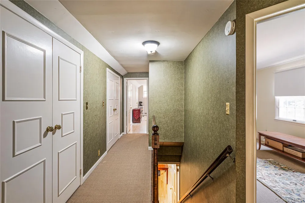 84 Bayville Road Locust Valley, NY 11560