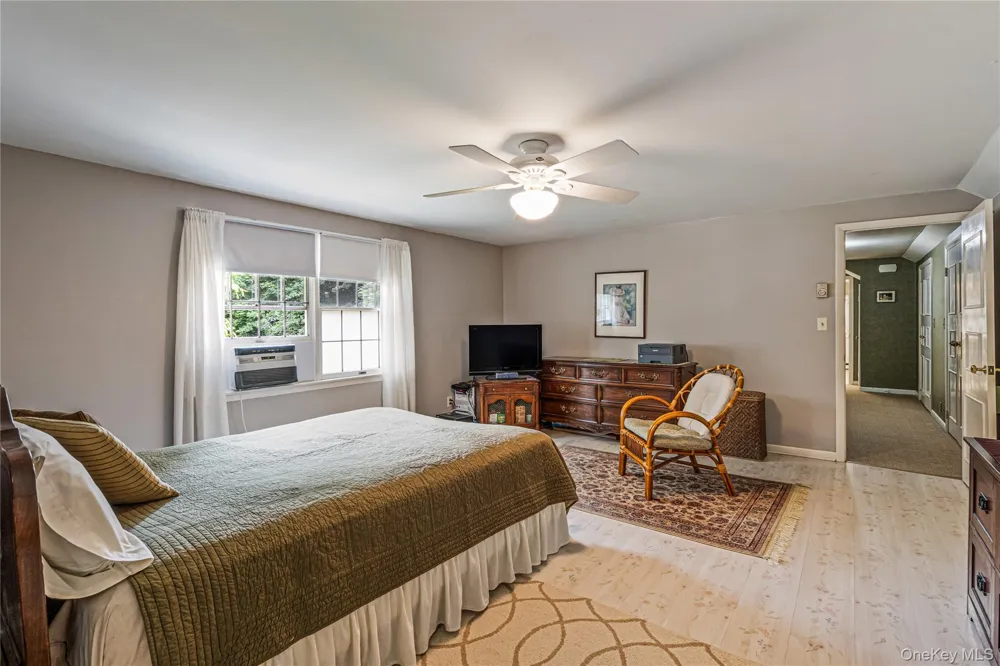 84 Bayville Road Locust Valley, NY 11560
