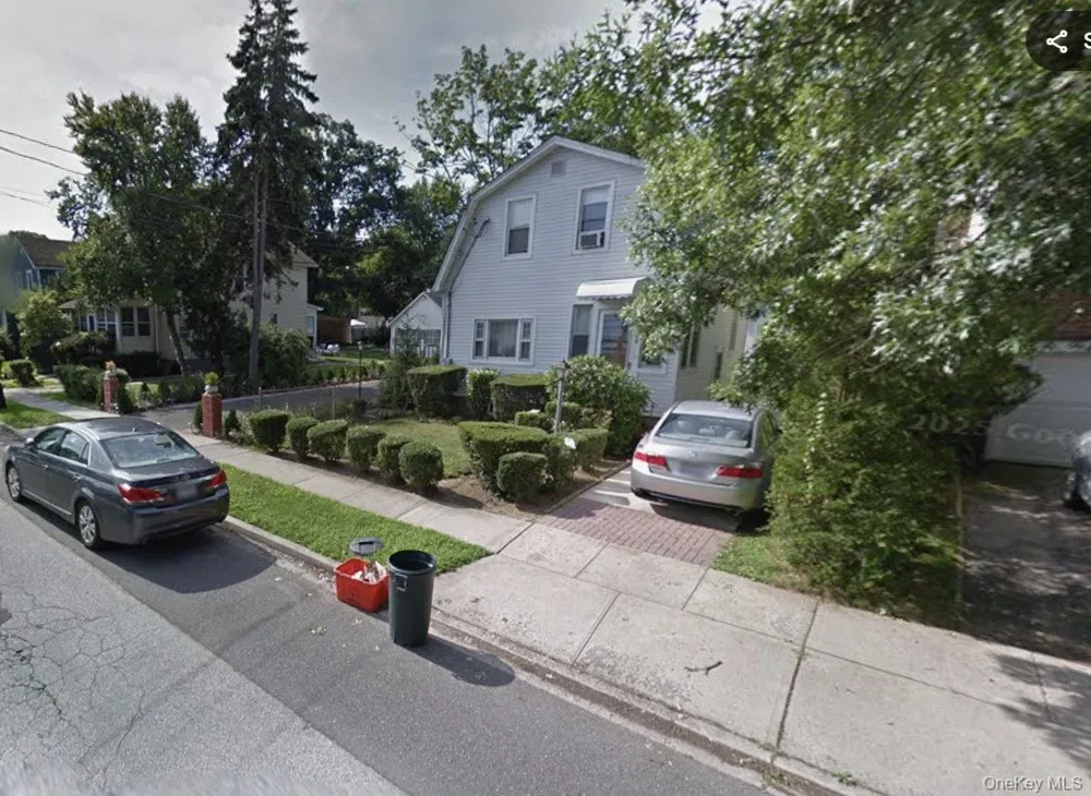 528 Maple Street West Hempstead, NY 11552