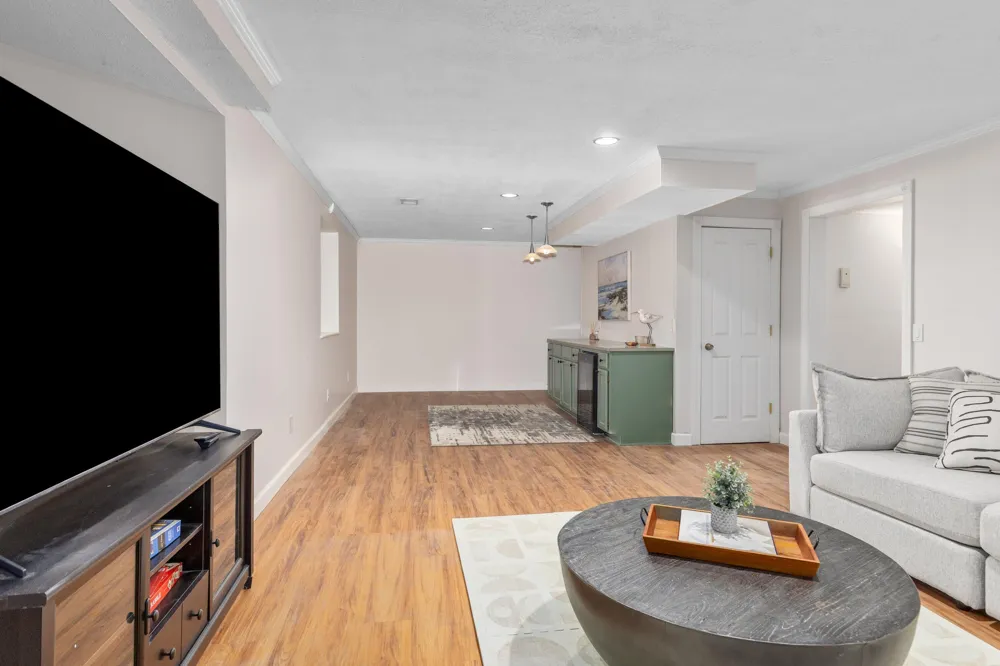 1106 Brookway Court Norton Shores, MI 49441