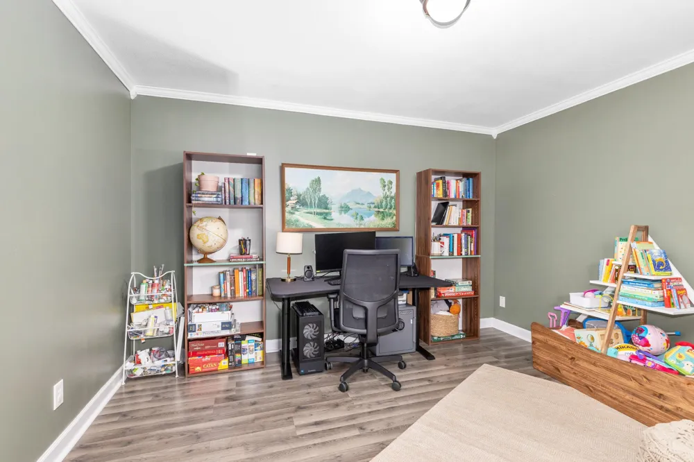 1106 Brookway Court Norton Shores, MI 49441