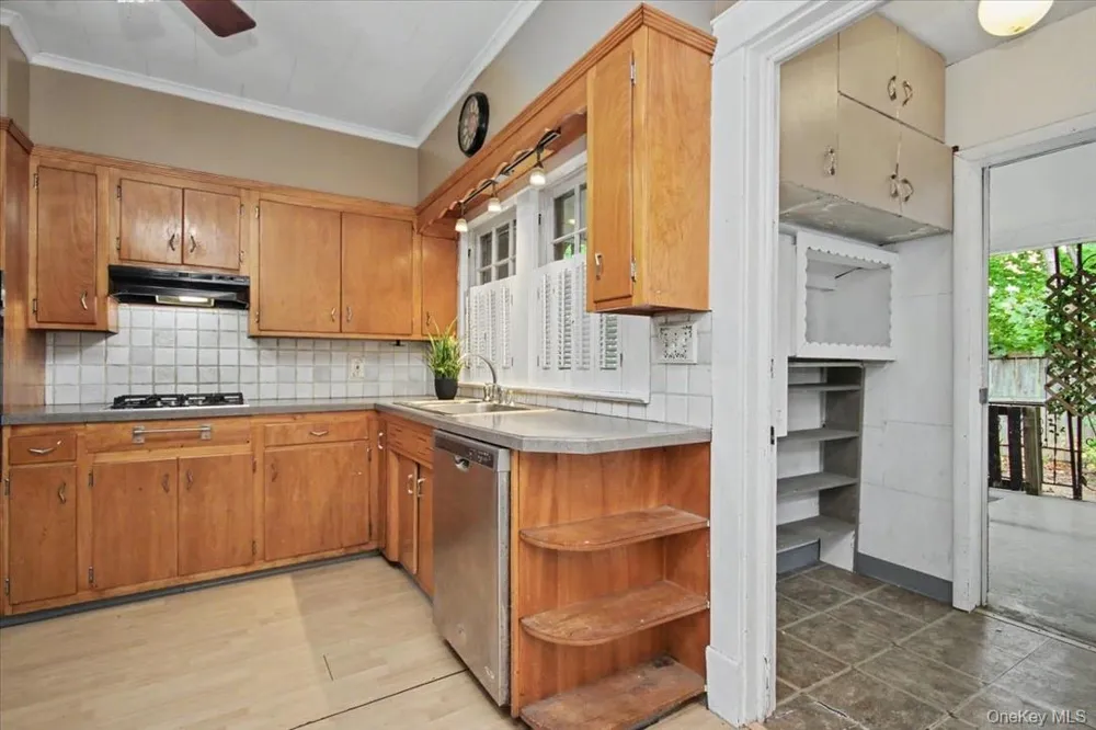 35 Orchard Place Beacon, NY 12508