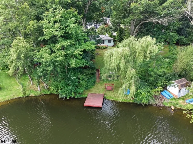 111 S Shore Dr Wantage, NJ 07461