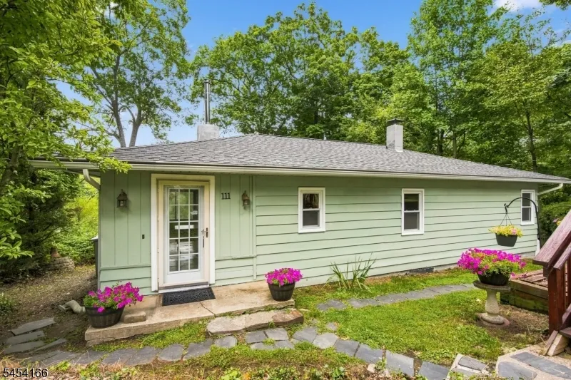 111 S Shore Dr Wantage, NJ 07461