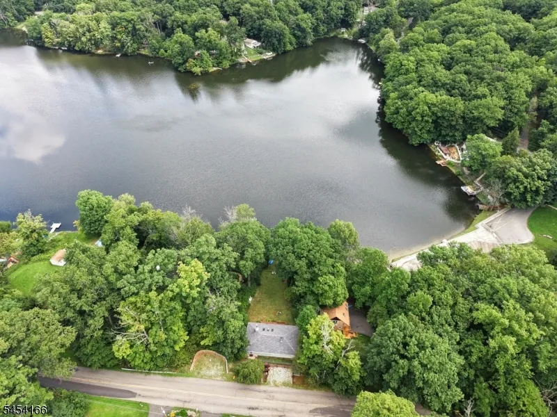 111 S Shore Dr Wantage, NJ 07461