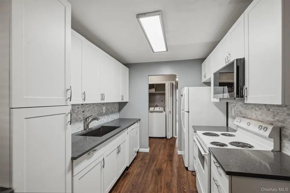 631 Sierra Vista Lane #Bldg 21 Valley Cottage, NY 10989