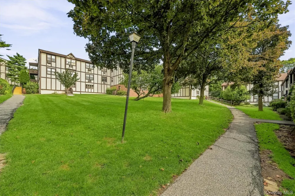 631 Sierra Vista Lane #Bldg 21 Valley Cottage, NY 10989