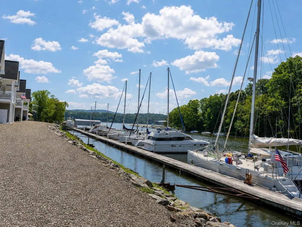25 Marina Drive Catskill, NY 12414