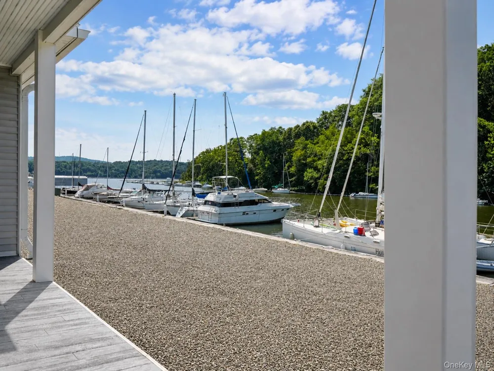 25 Marina Drive Catskill, NY 12414