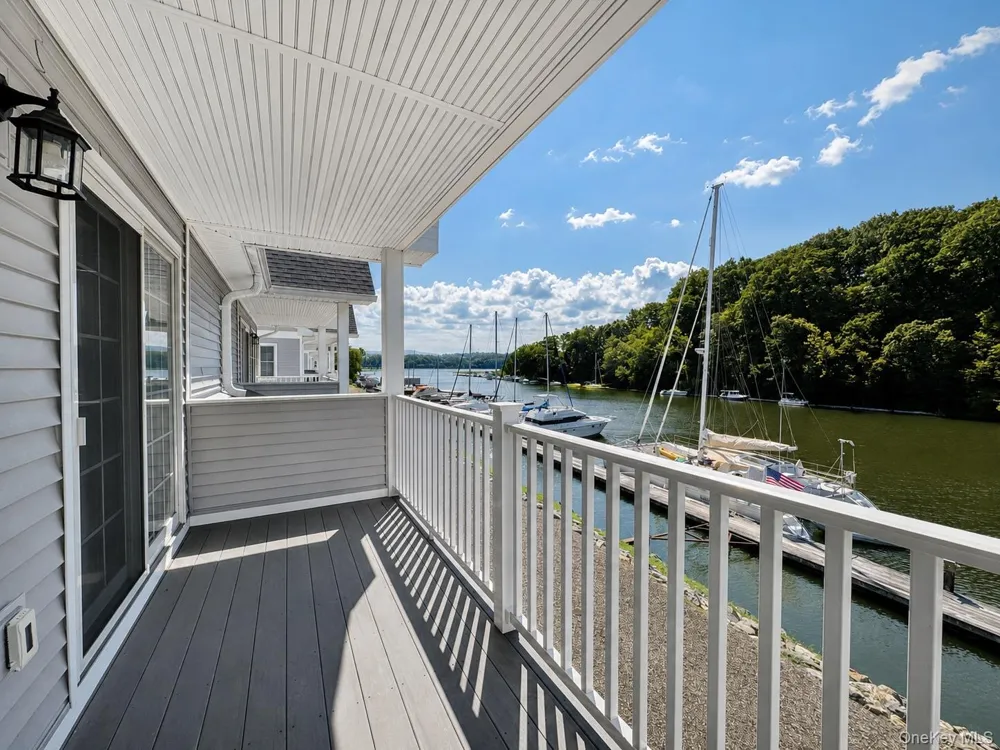 25 Marina Drive Catskill, NY 12414