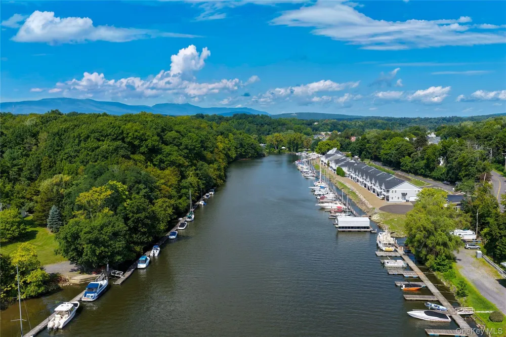 25 Marina Drive Catskill, NY 12414