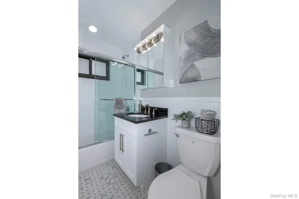 403 East Main Street #403-1A Bay Shore, NY 11706