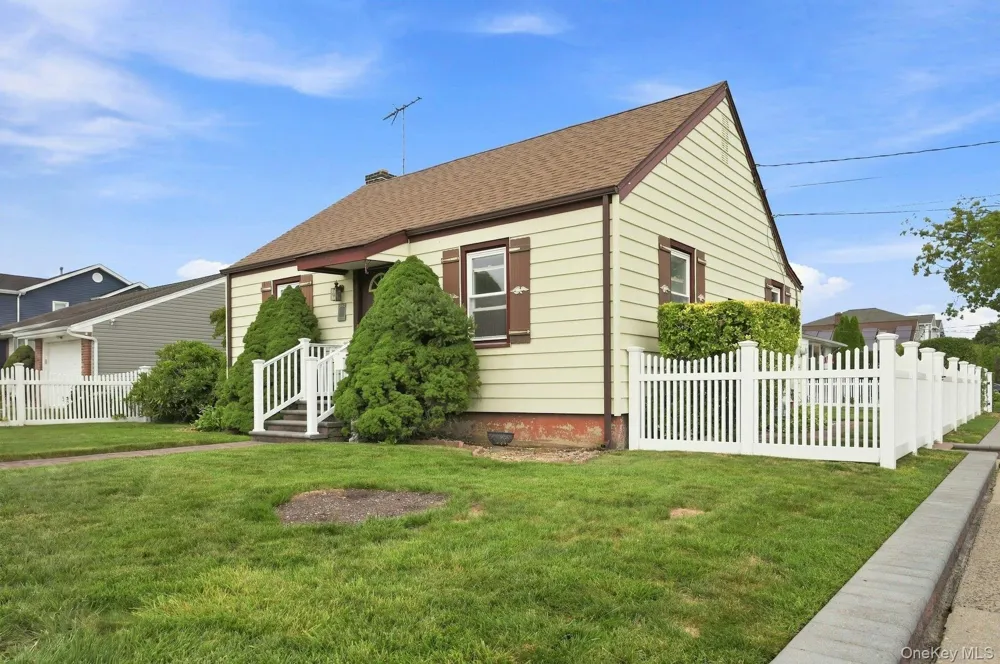 39 Emma Street Bethpage, NY 11714