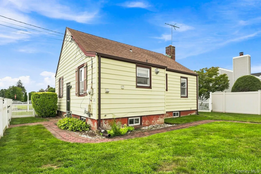39 Emma Street Bethpage, NY 11714