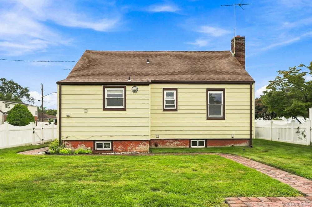39 Emma Street Bethpage, NY 11714