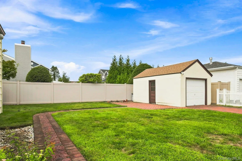 39 Emma Street Bethpage, NY 11714