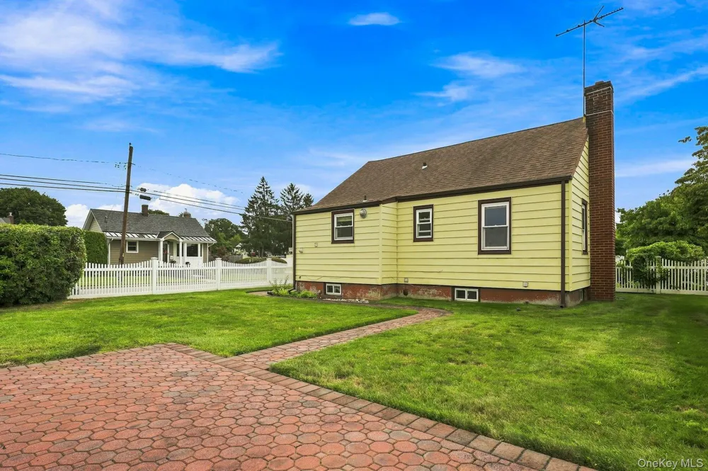 39 Emma Street Bethpage, NY 11714