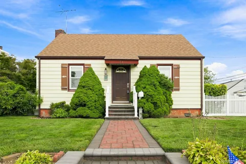 39 Emma Street