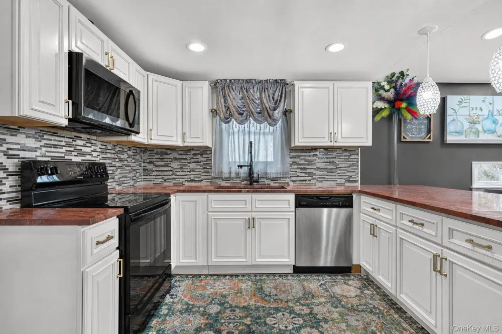 142 27th Street Wheatley Heights, NY 11798