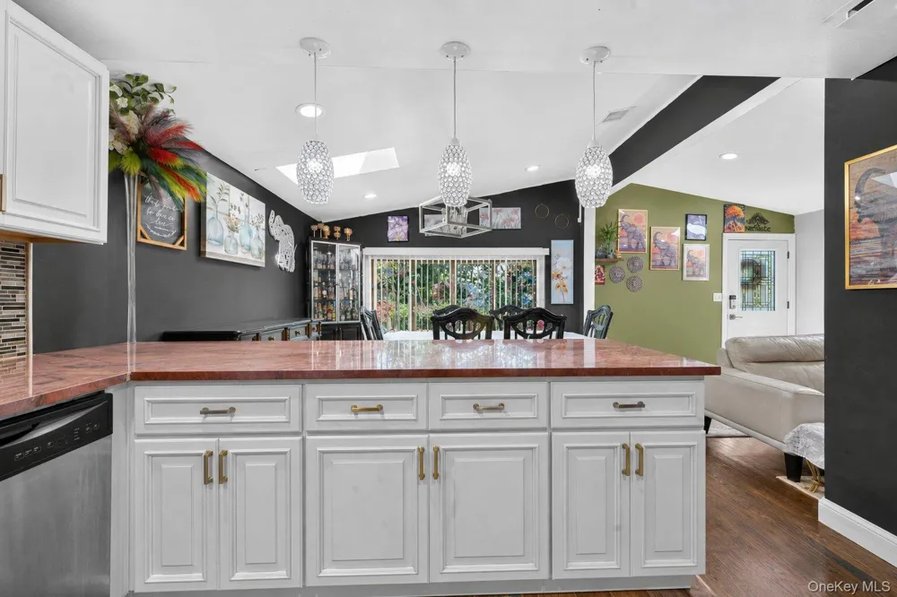 142 27th Street Wheatley Heights, NY 11798