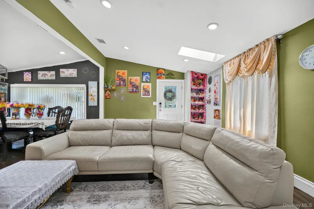 142 27th Street Wheatley Heights, NY 11798