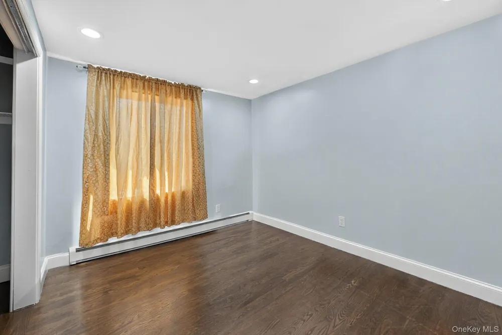 142 27th Street Wheatley Heights, NY 11798