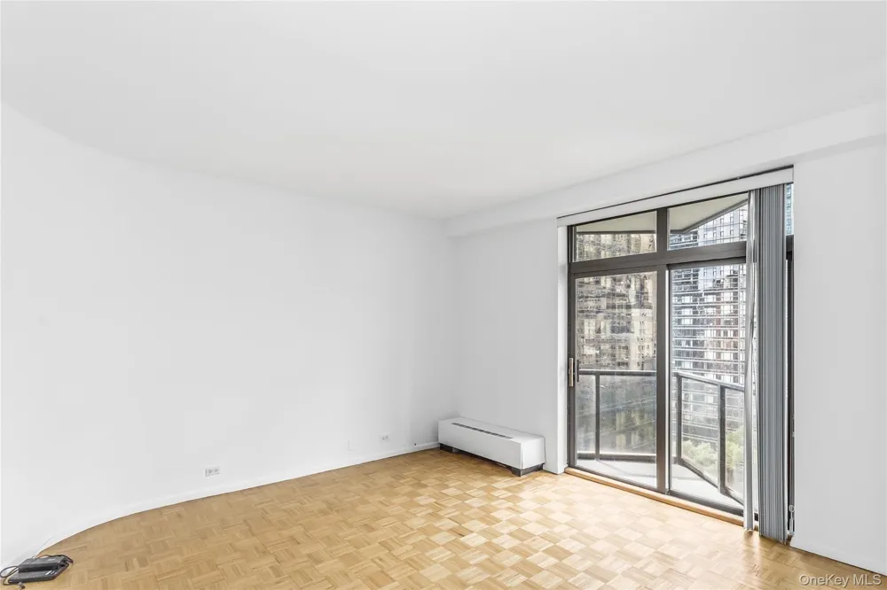 100 United Nations Plaza New York (Manhattan), NY 10017