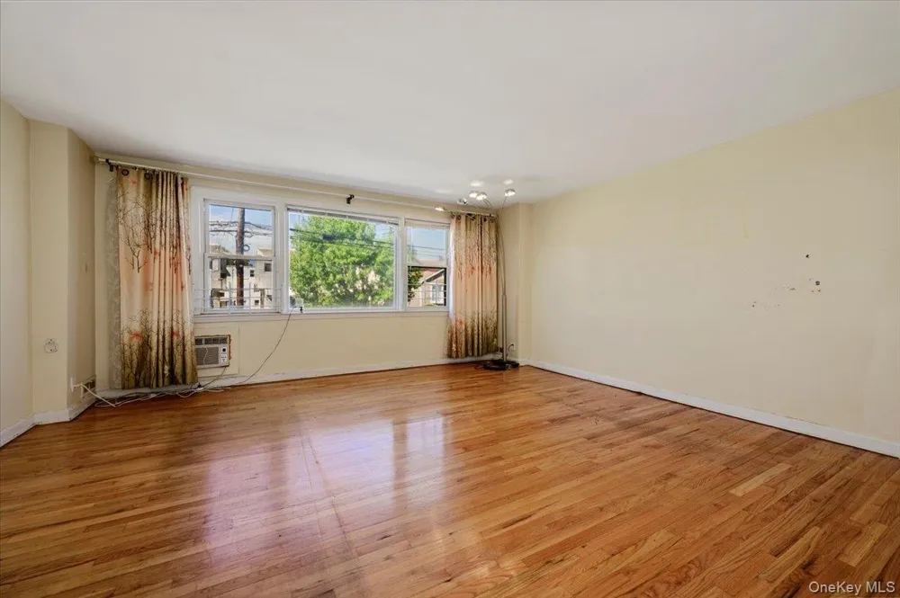 272 Brinsmade Avenue Bronx, NY 10465