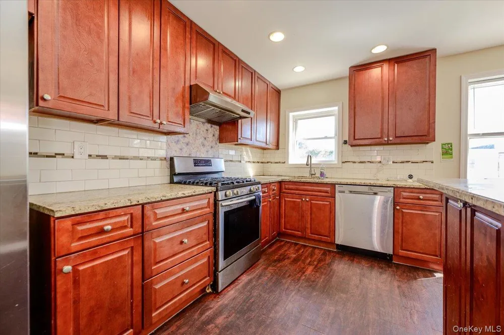 272 Brinsmade Avenue Bronx, NY 10465