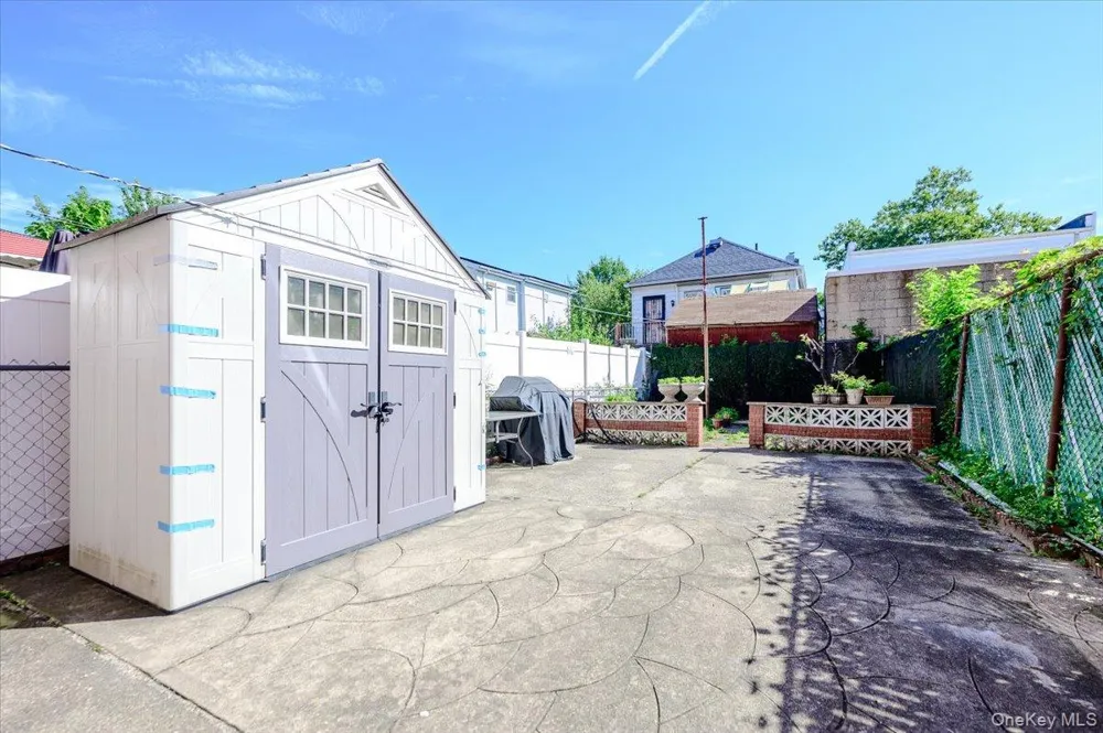 272 Brinsmade Avenue Bronx, NY 10465