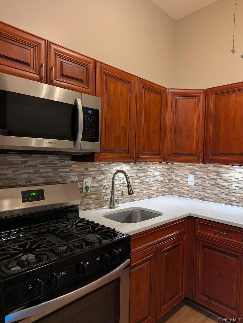 1727 N. Gardiner Drive Bay Shore, NY 11706