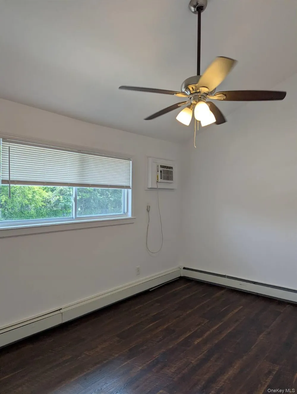 1727 N. Gardiner Drive Bay Shore, NY 11706