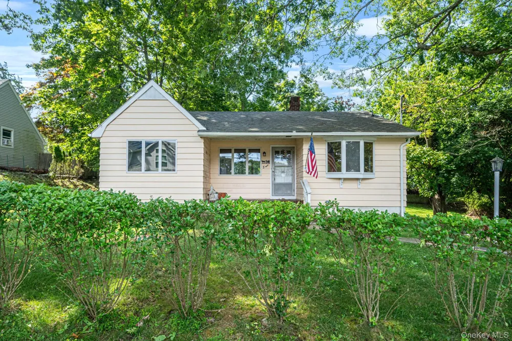 8 Triton Road Rocky Point, NY 11778