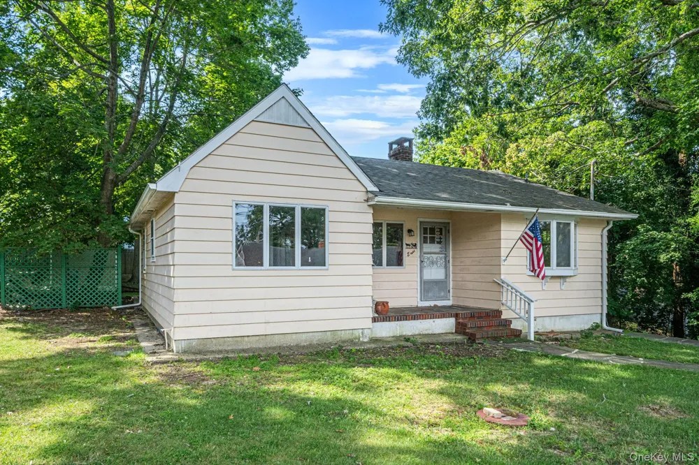 8 Triton Road Rocky Point, NY 11778