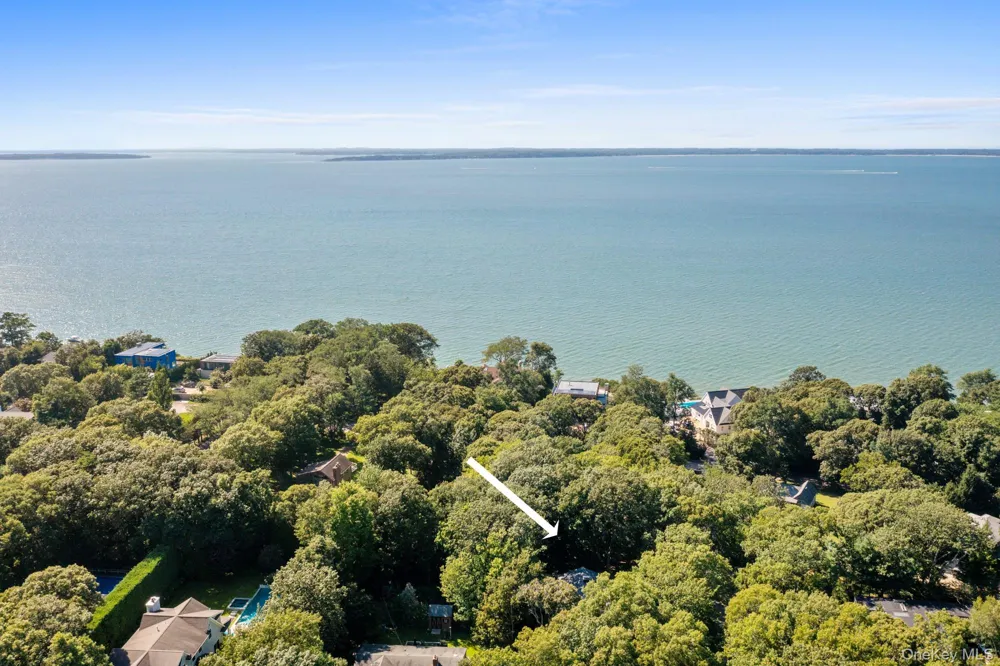 45 Shadyrest Drive Sag Harbor, NY 11963