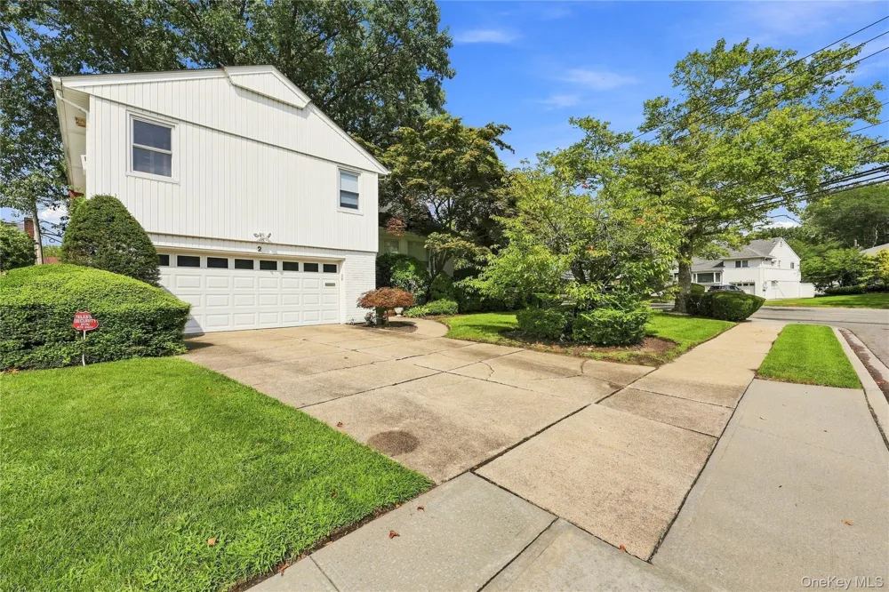 2 Longview Avenue North Woodmere, NY 11581