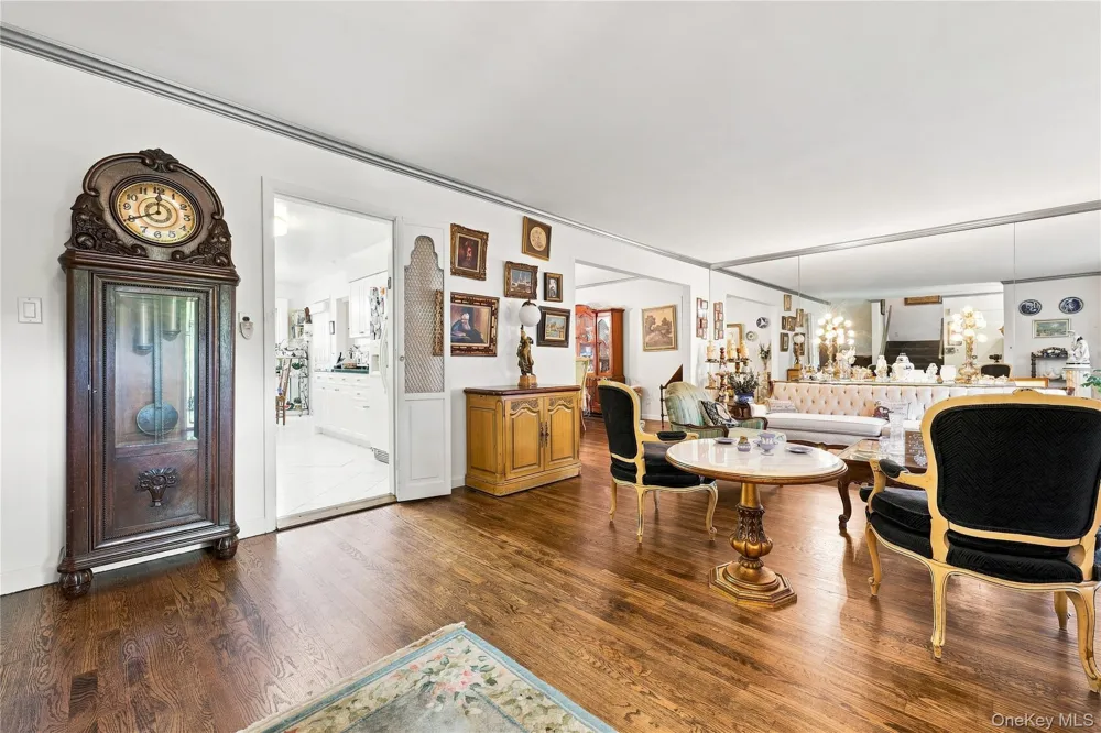 2 Longview Avenue North Woodmere, NY 11581