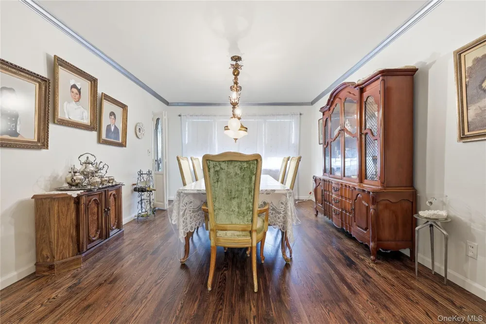 2 Longview Avenue North Woodmere, NY 11581