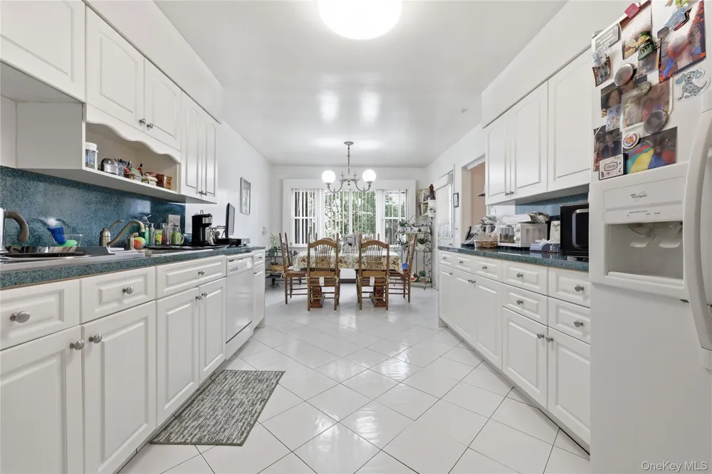2 Longview Avenue North Woodmere, NY 11581