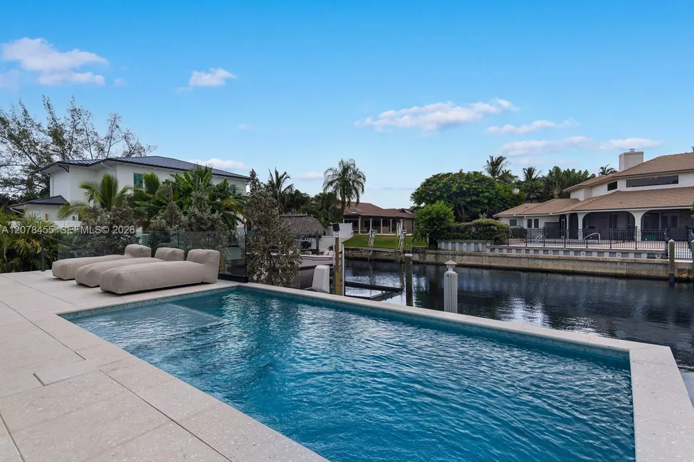 252 SW 14th Pl Boca Raton, FL 33432