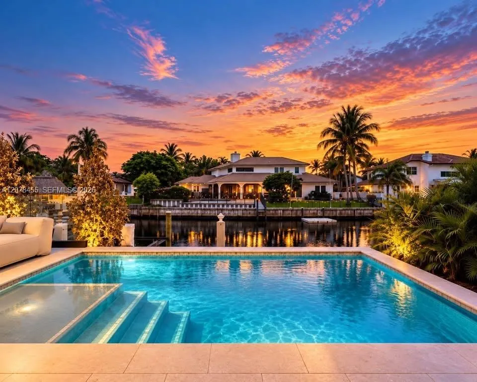 252 SW 14th Pl Boca Raton, FL 33432